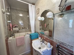 Photo 22- click for photo gallery